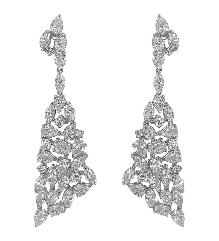18kt White Gold Diamond Dangling Earrings
