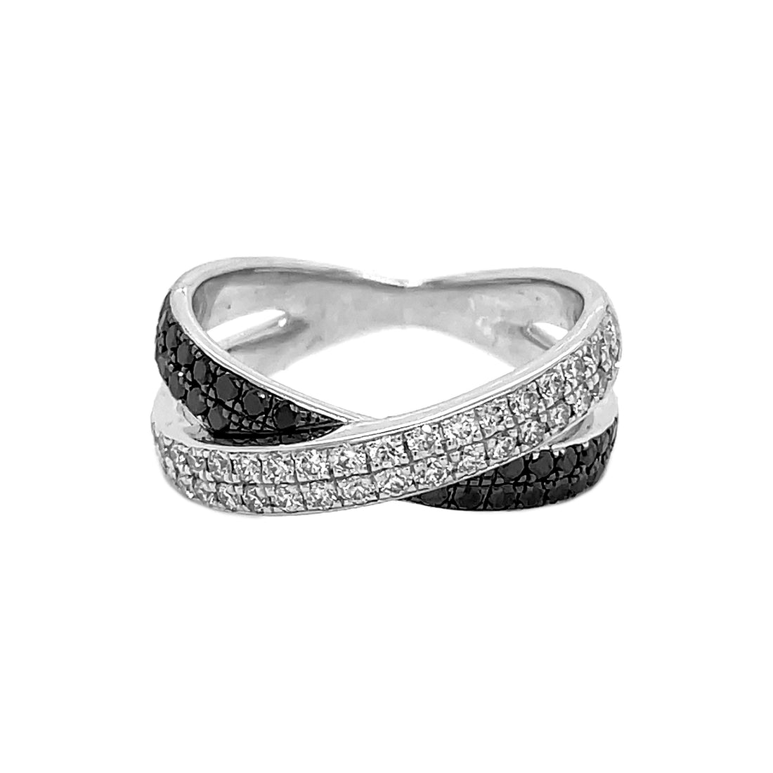 18kt White Gold Black and White Diamond Ring