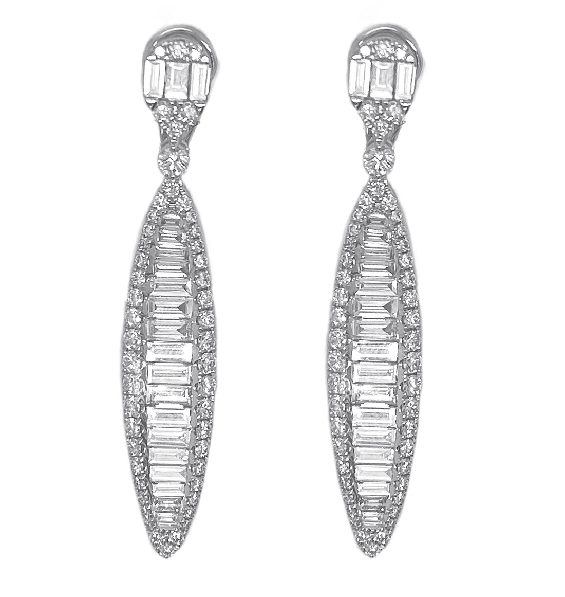 18kt White Gold Diamond Earrings