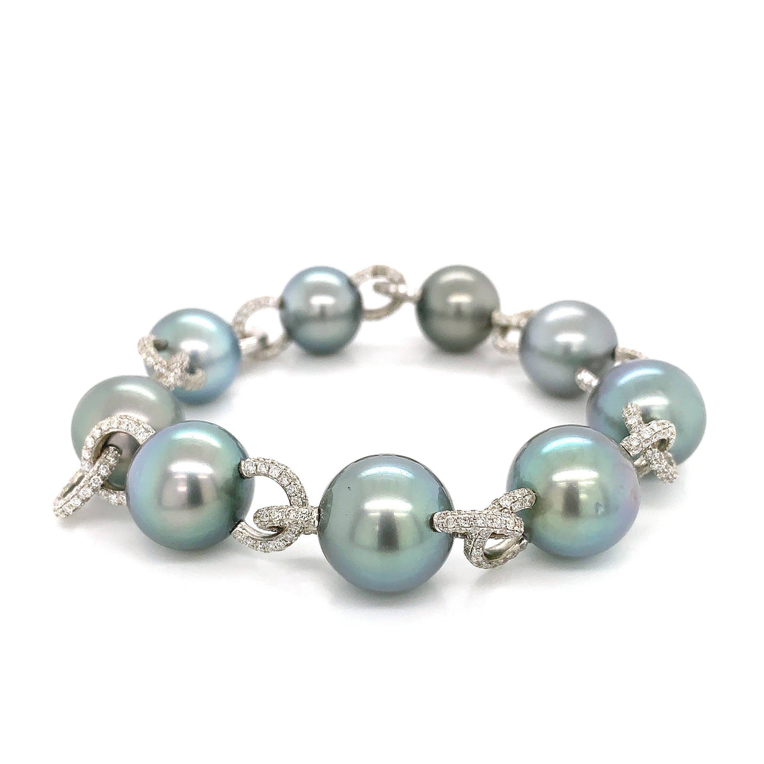 18kt White Gold Pearl Bracelet