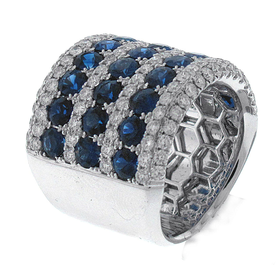 18kt White Gold Blue Sapphire Ring