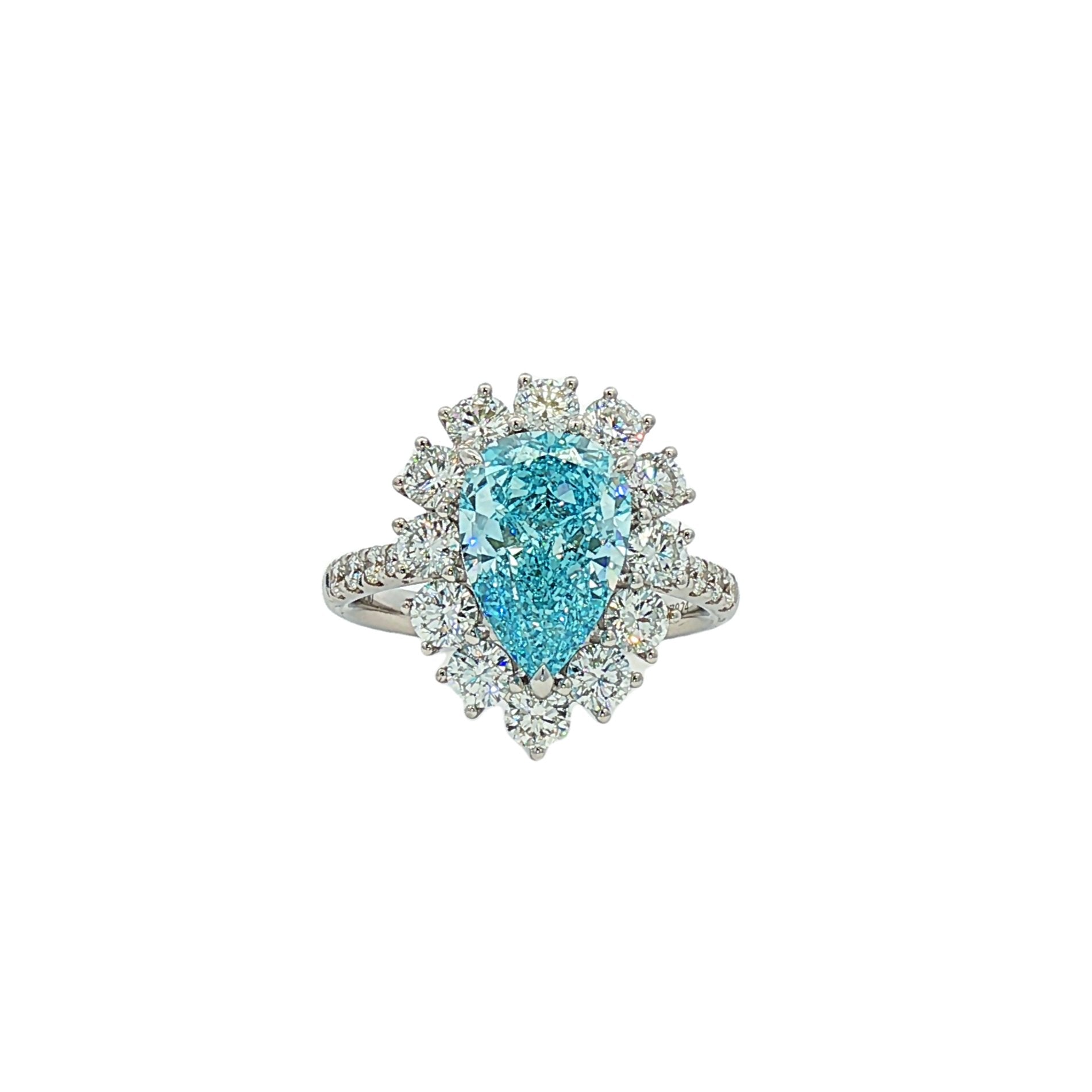 18kt White Gold Lab Diamond Ring