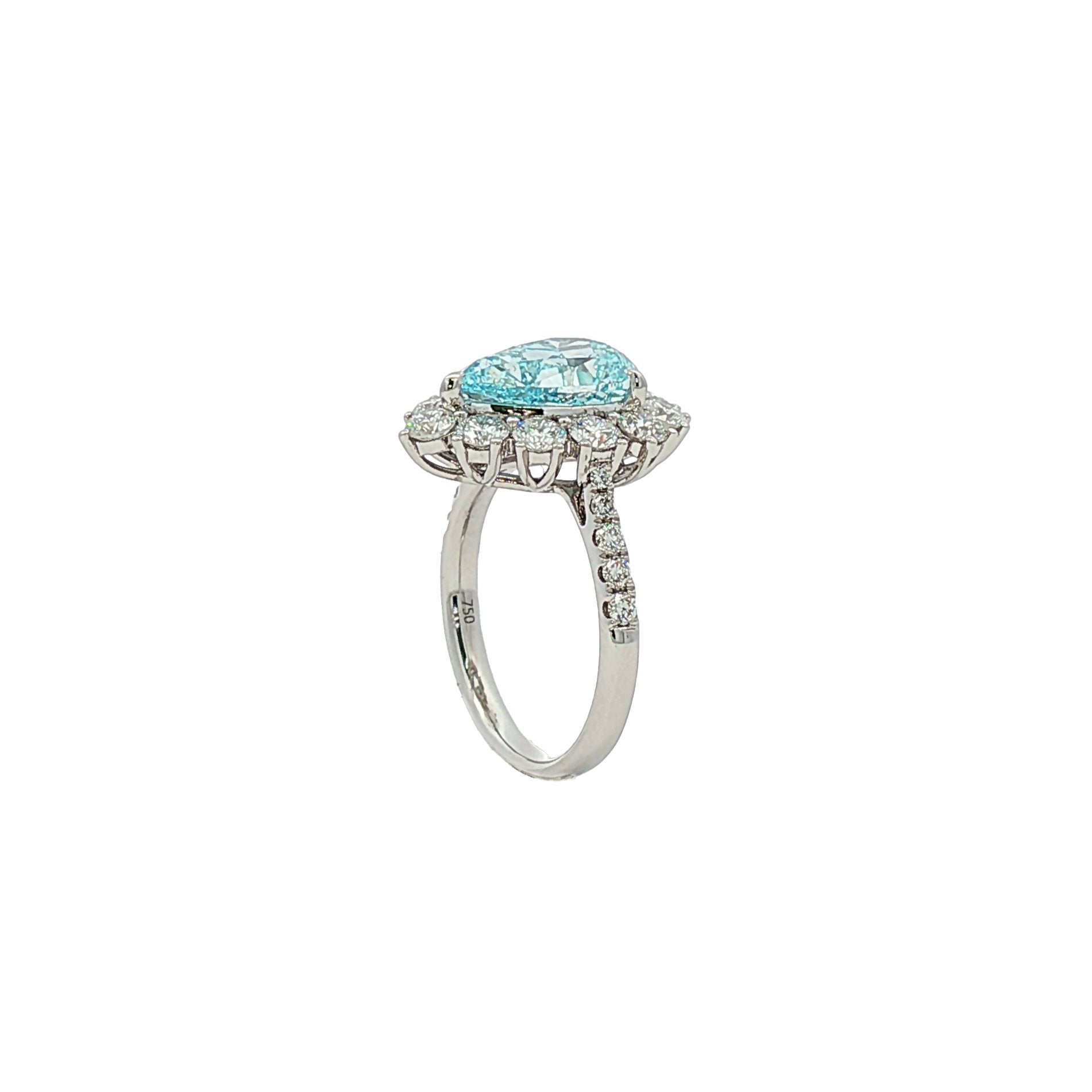 18kt White Gold Lab Diamond Ring