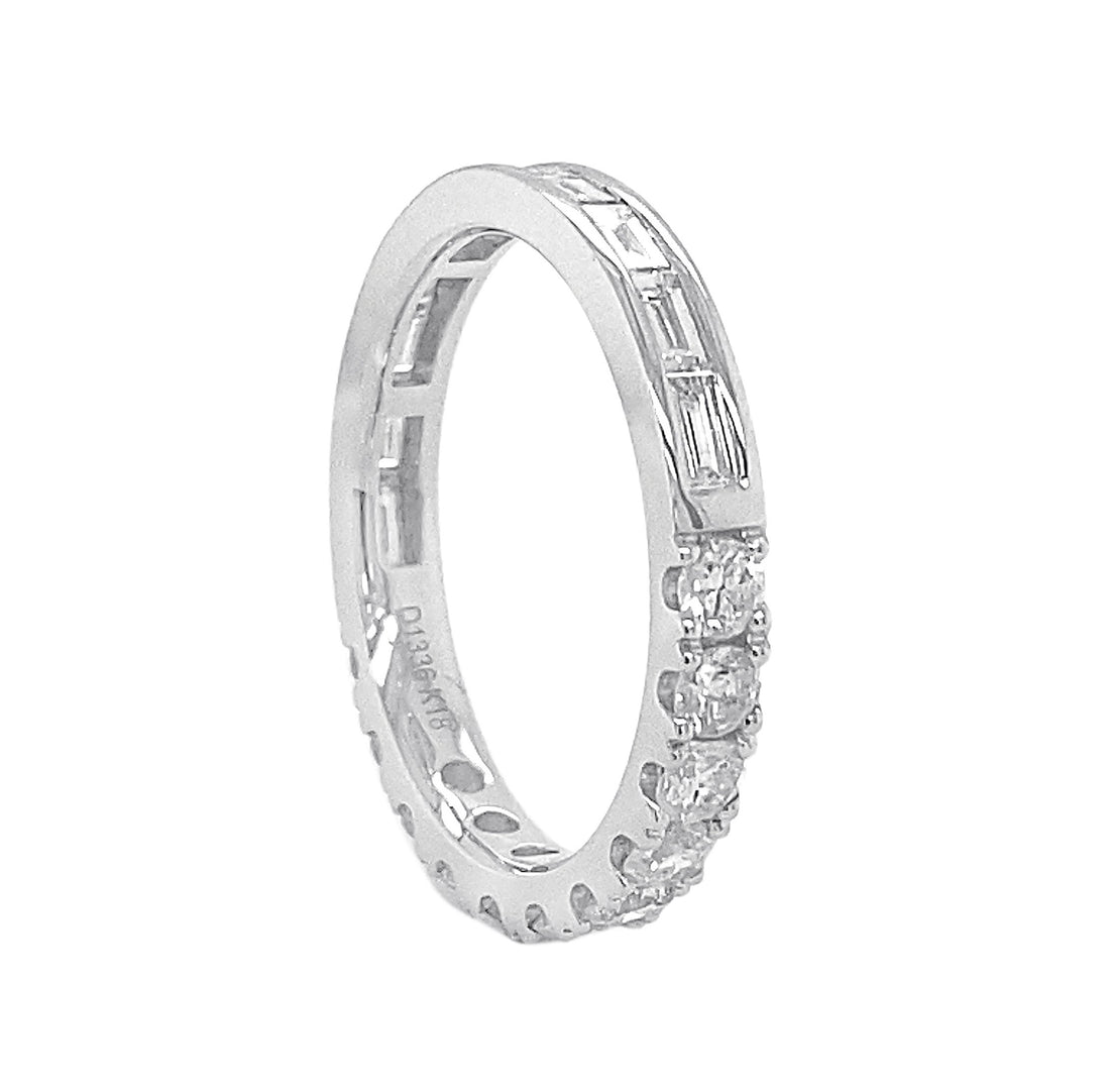 18kt White Gold Diamond Band