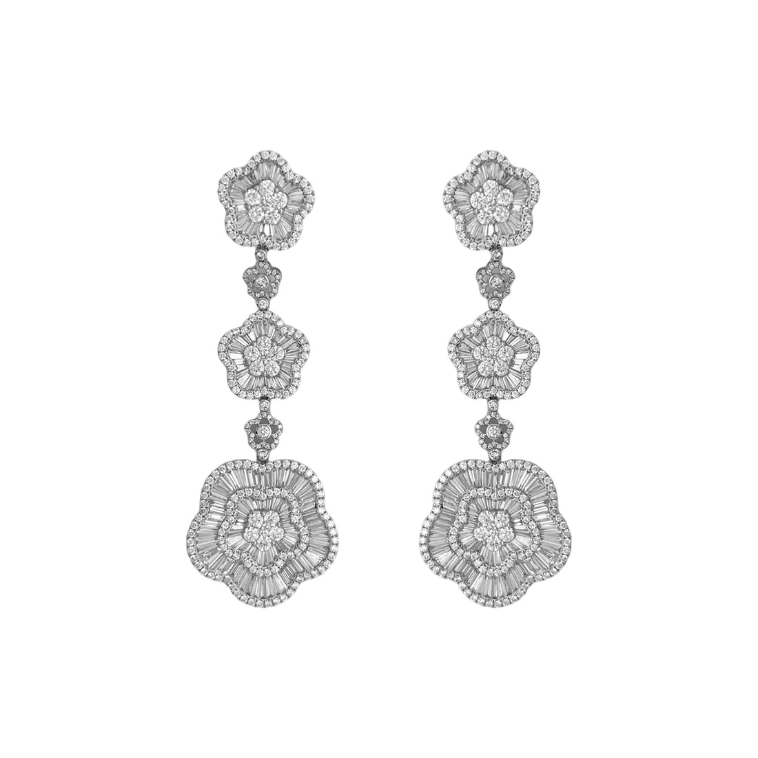 18kt White Gold Diamond Dangling Flower Earrings