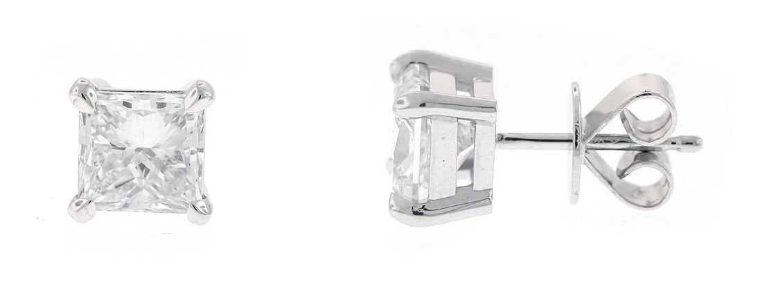 18kt White Gold Diamond Stud Earrings