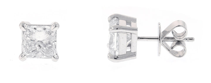 18kt White Gold Diamond Stud Earrings