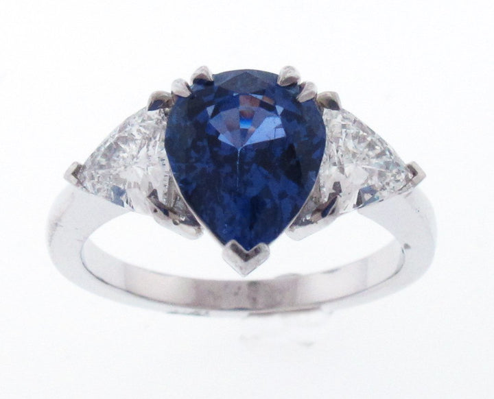 18kt White Gold Tanzanite Ring