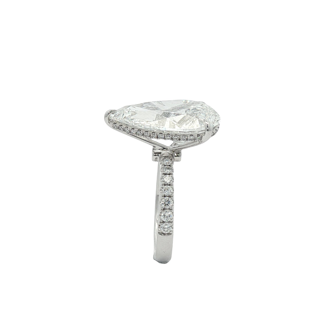 18kt White Gold Lab Diamond Ring