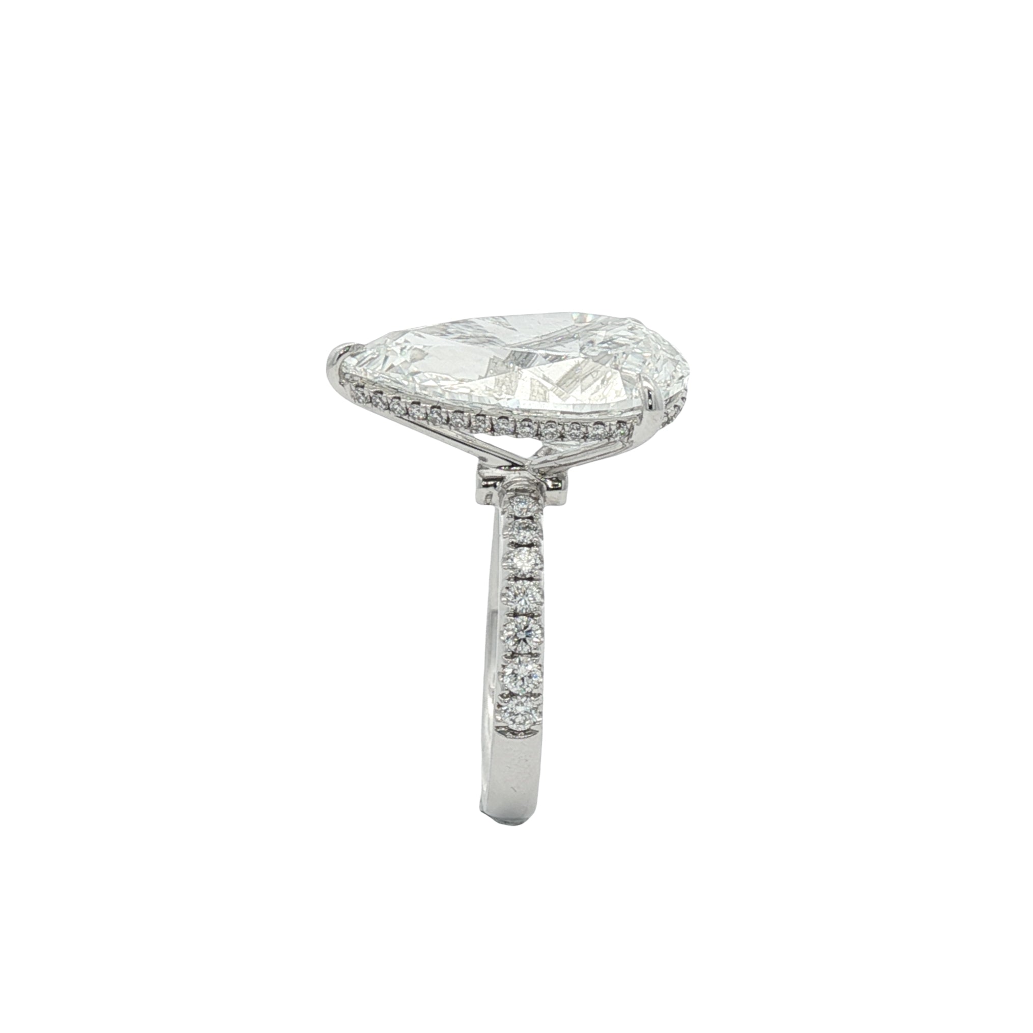 18kt White Gold Lab Diamond Ring