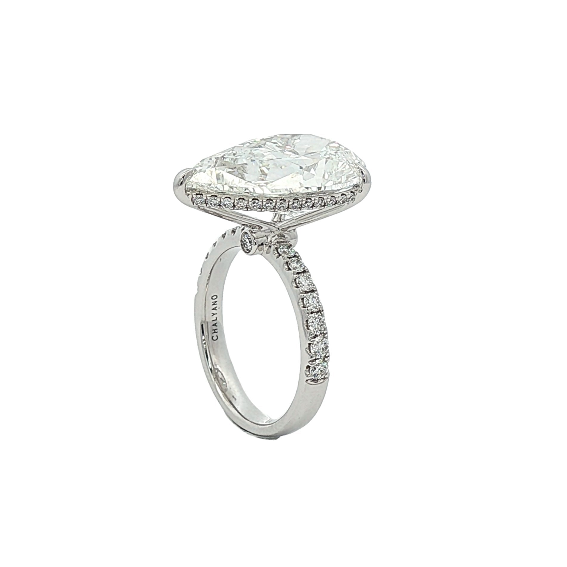 18kt White Gold Lab Diamond Ring