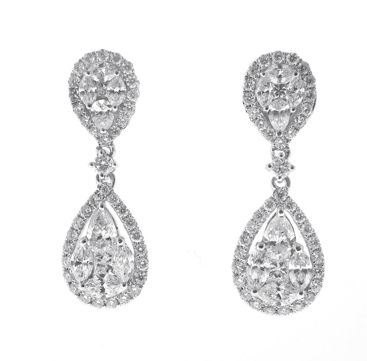 18kt White Gold Diamond Dangling Earrings