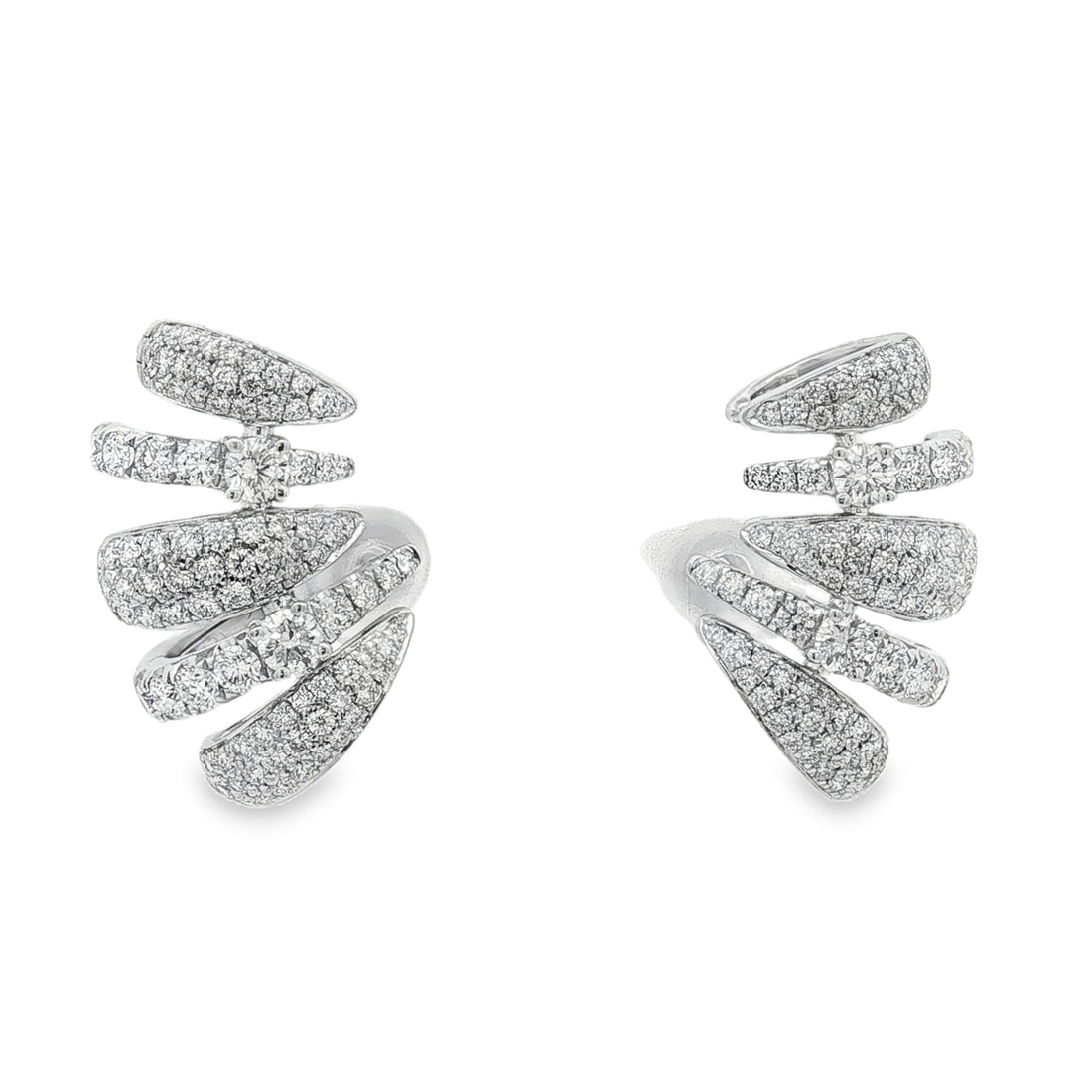 18kt White Gold Diamond Earring