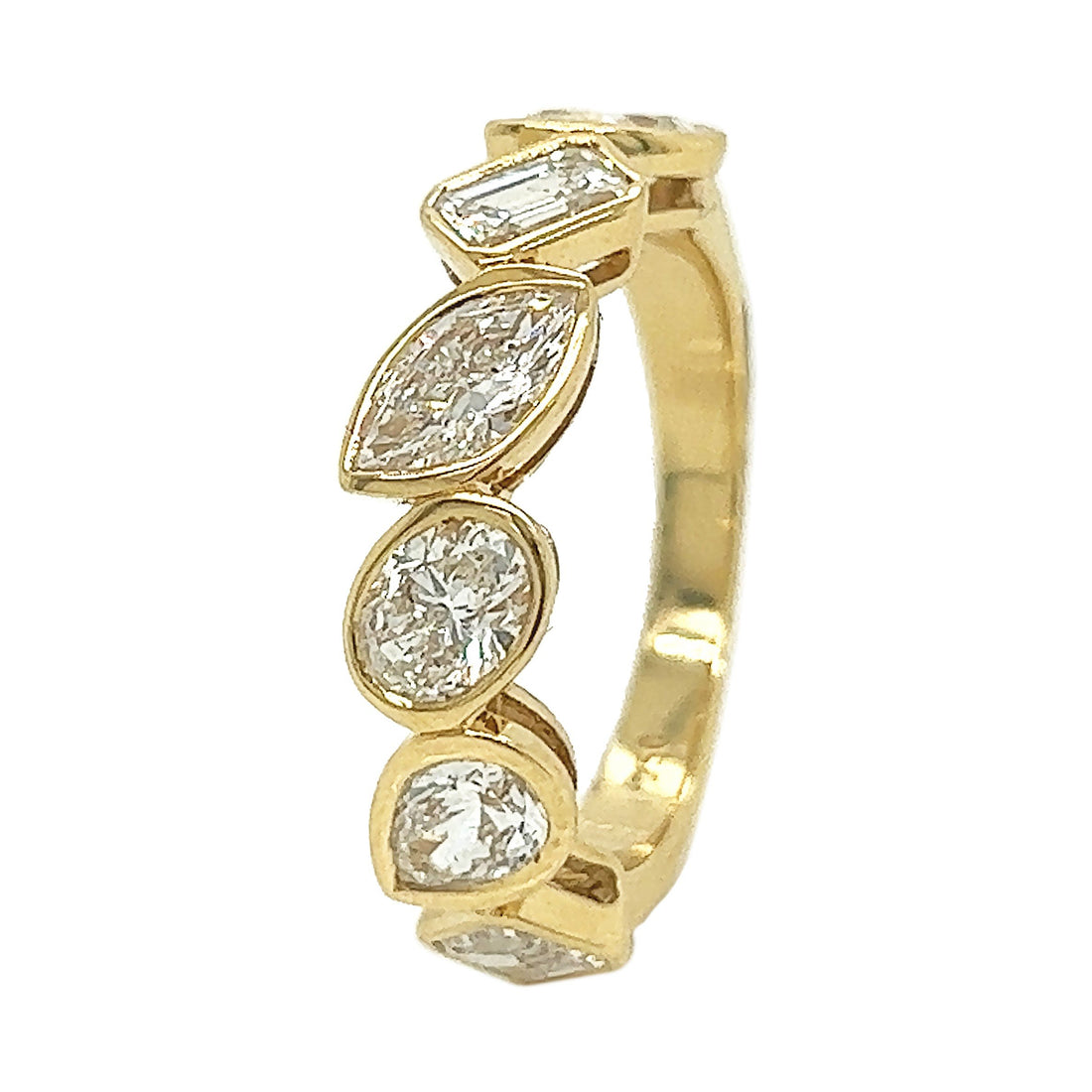 18kt Yellow Gold Diamond Band