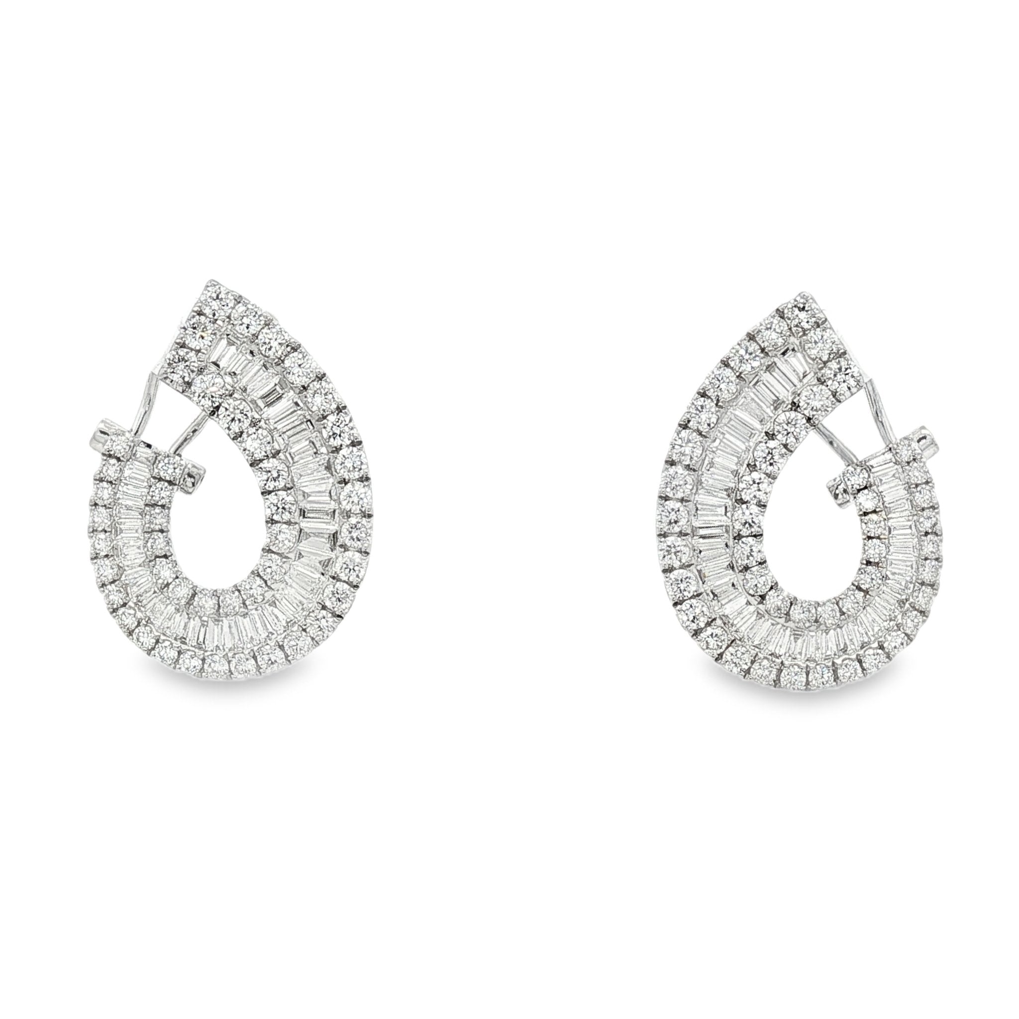 18kt White Gold Diamond Earrings