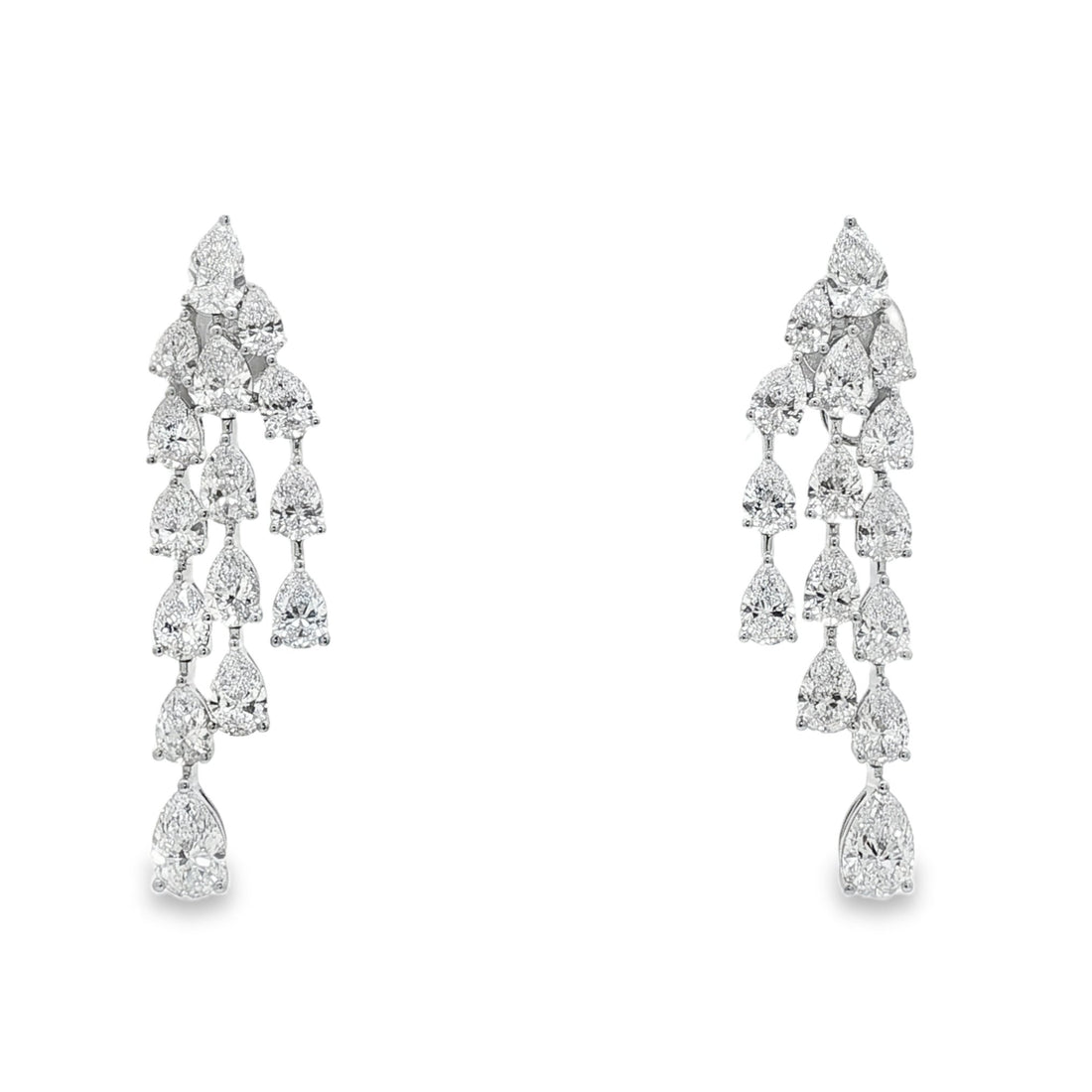 18kt White Gold Lab Diamond Dangling Earring