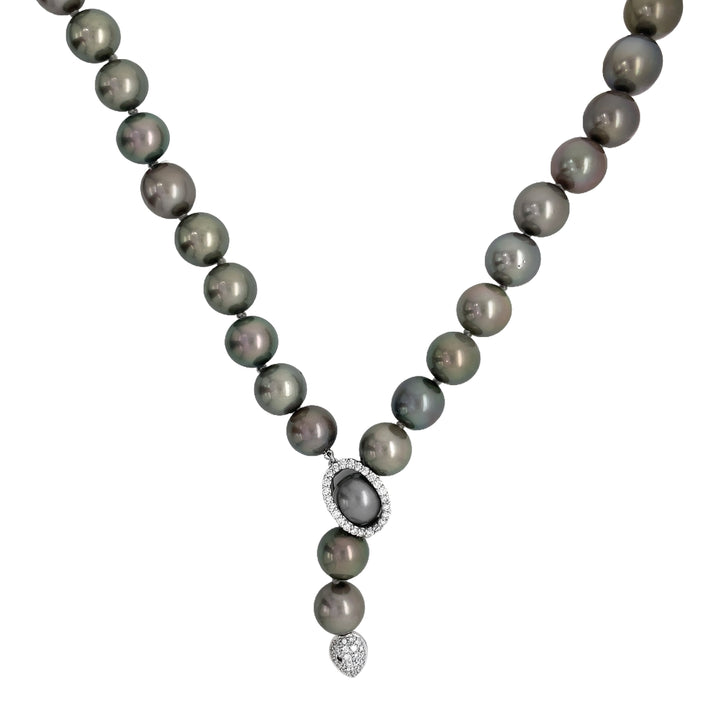 18kt White Gold Diamond And Pearl Necklace