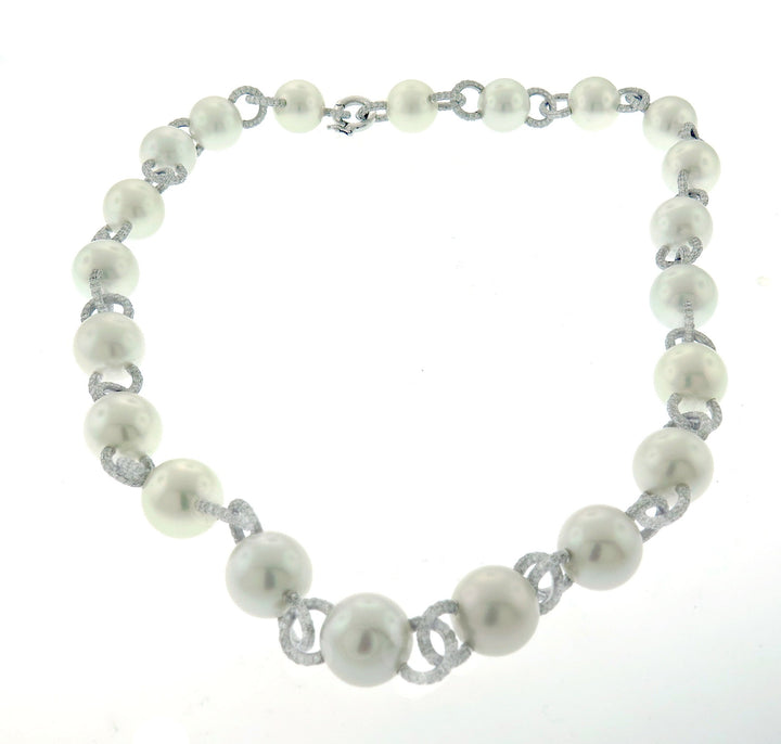 18kt White Gold Pearl Necklace