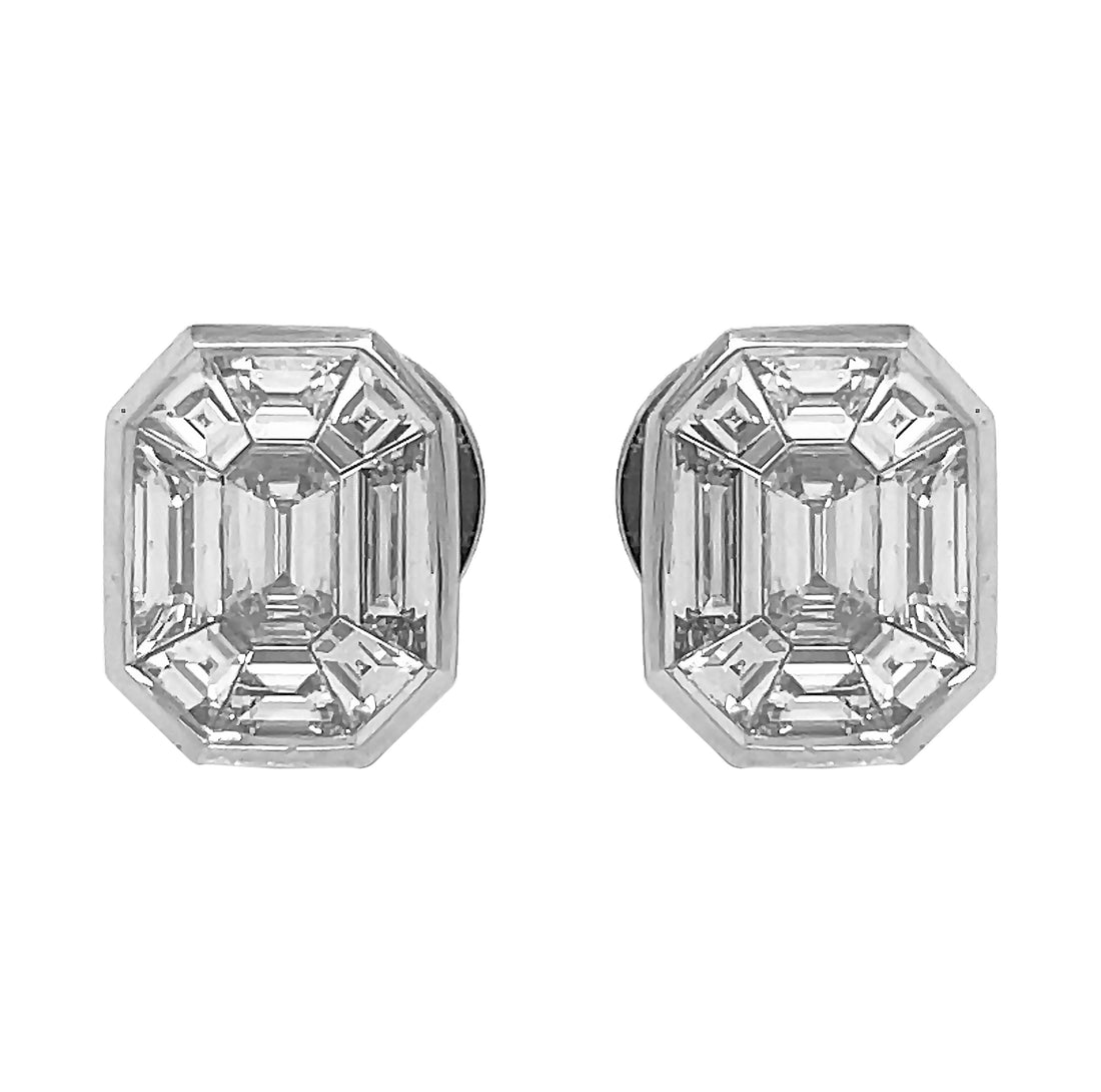 18kt White Gold Diamond Earrings.