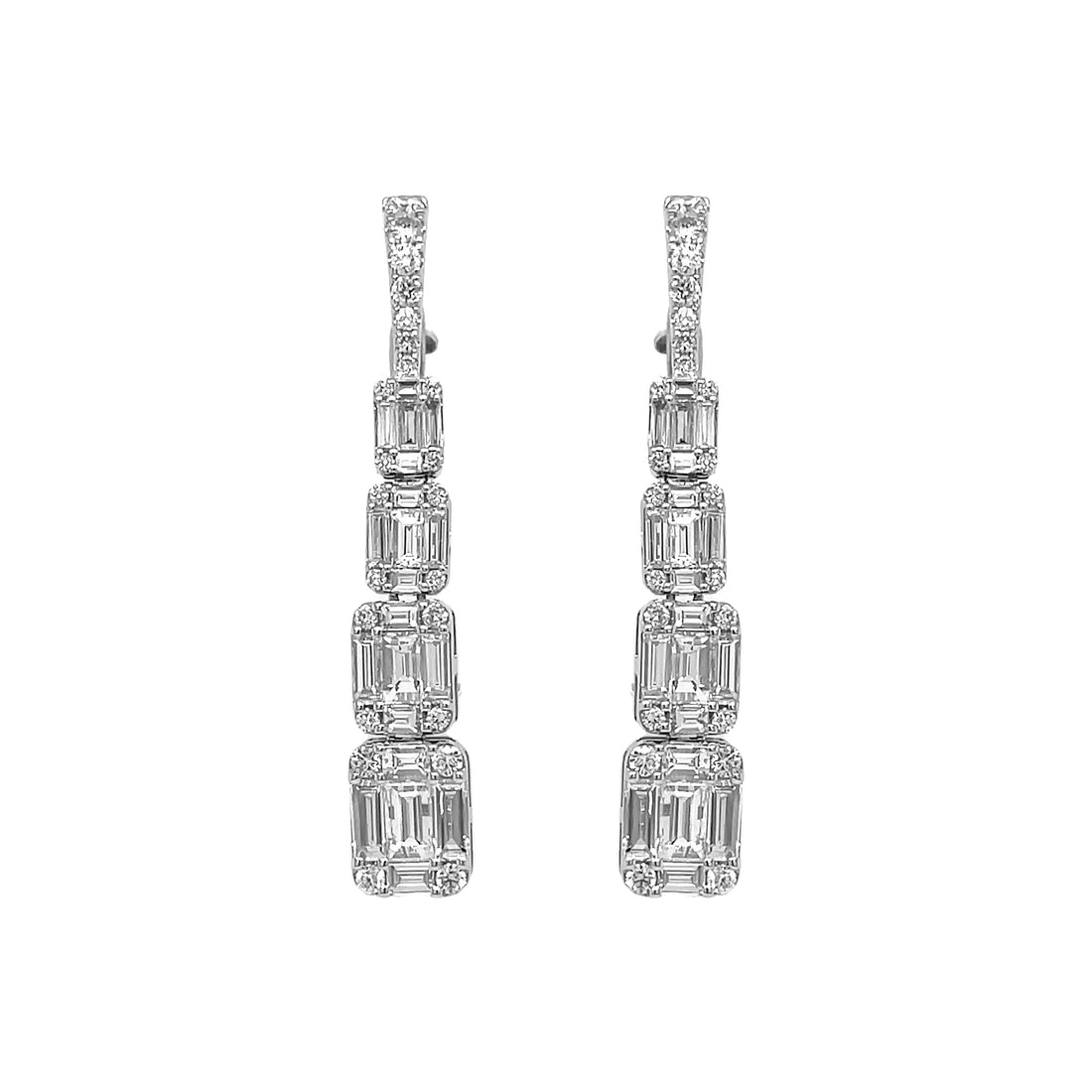 18kt White Gold Diamond Earrings