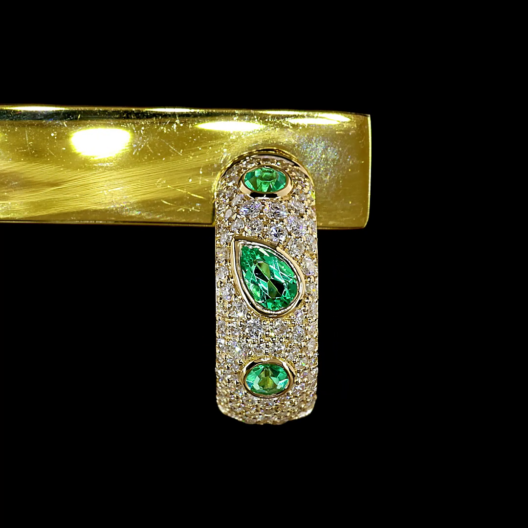 14kt Yellow Gold Lab Diamond And Green Emerald Earring