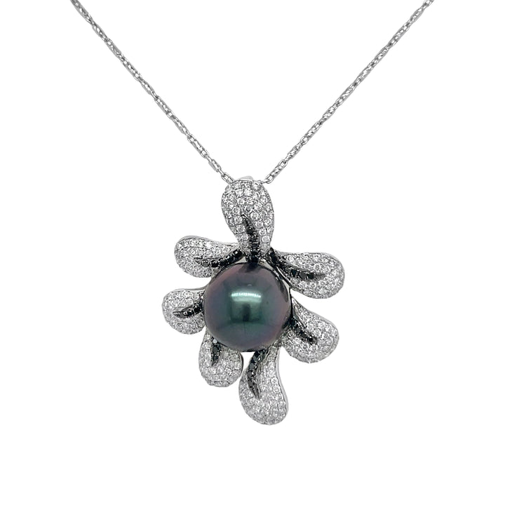 18kt White Gold Black and White Diamond Pearl Pendant