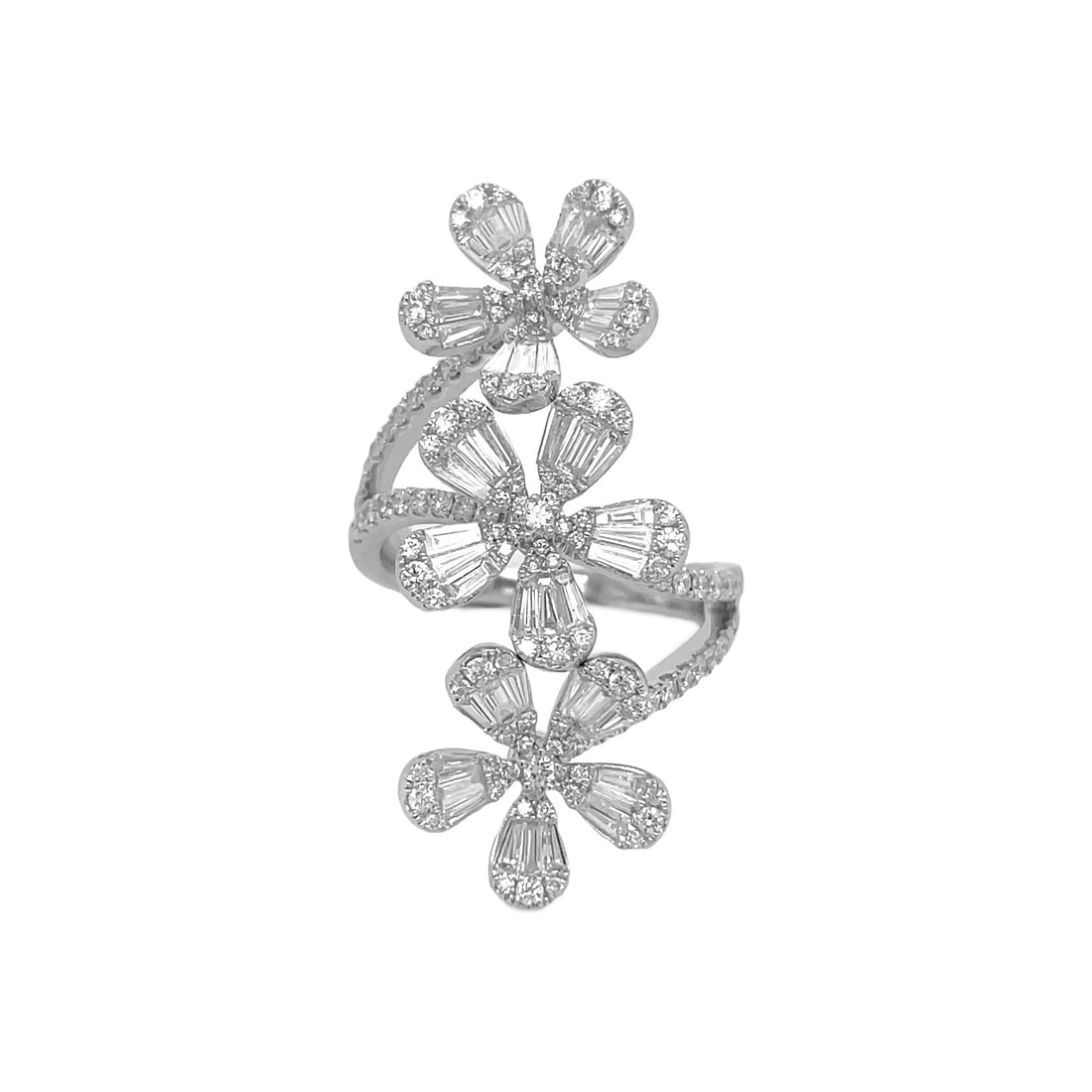 18kt White Gold Diamond Flower Ring