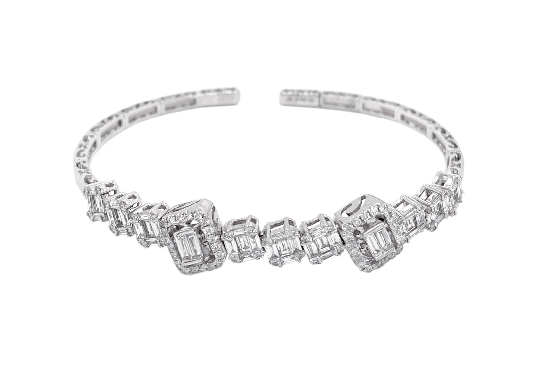 18kt White Gold Diamond Bangle