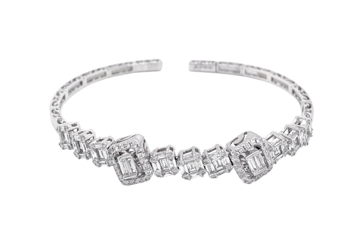 18kt White Gold Diamond Bangle