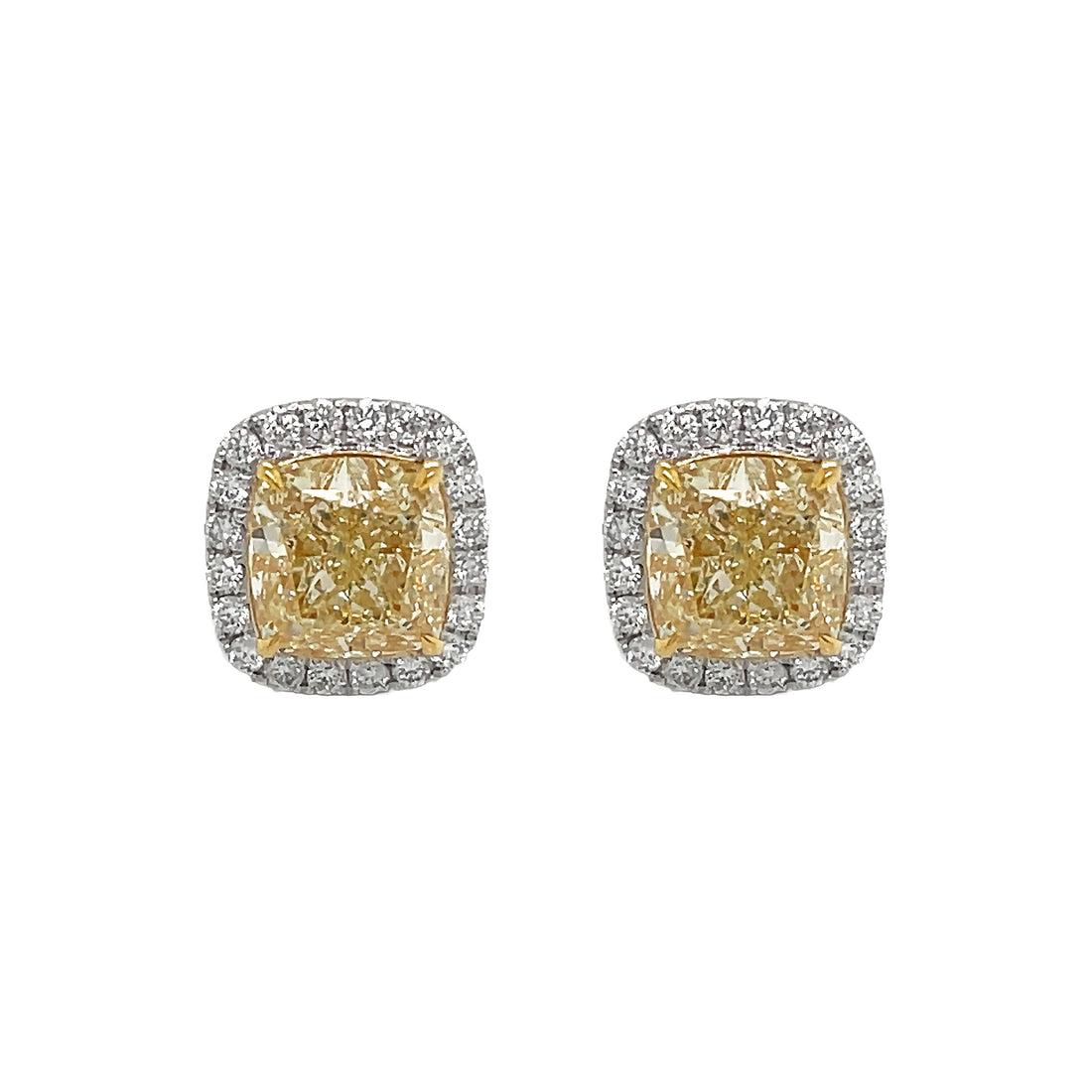 18kt White Gold Diamond Earrings