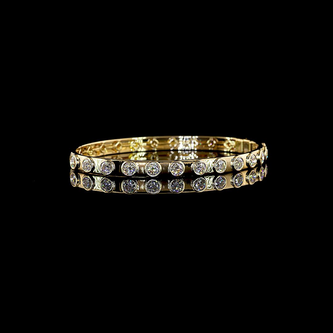 14kt Yellow Gold Lab Diamond Bangle