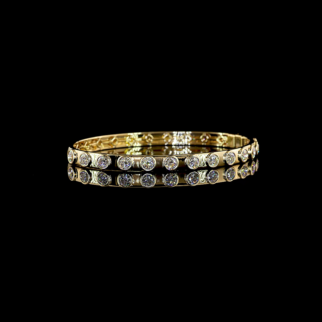 14kt Yellow Gold Lab Diamond Bangle