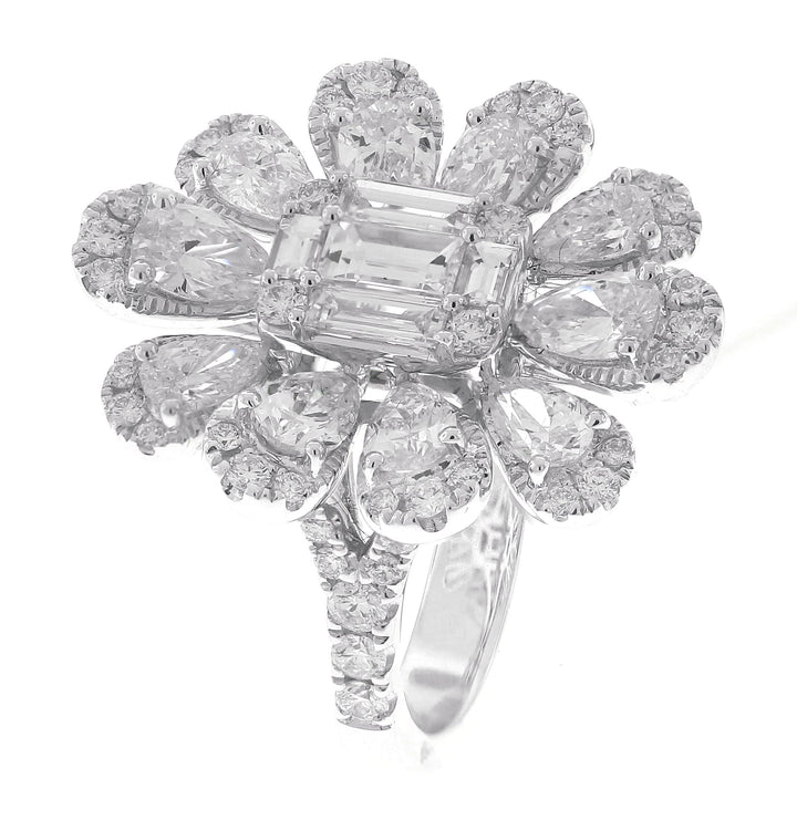 18kt White Gold Diamond Ring
