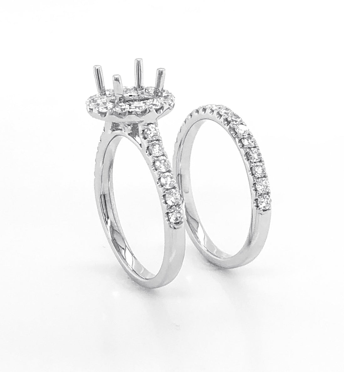 18kt White Gold Diamond Halo Semi Mount With Matching Band
