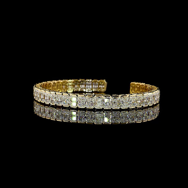 18kt Yellow Gold Lab Diamond Bangle