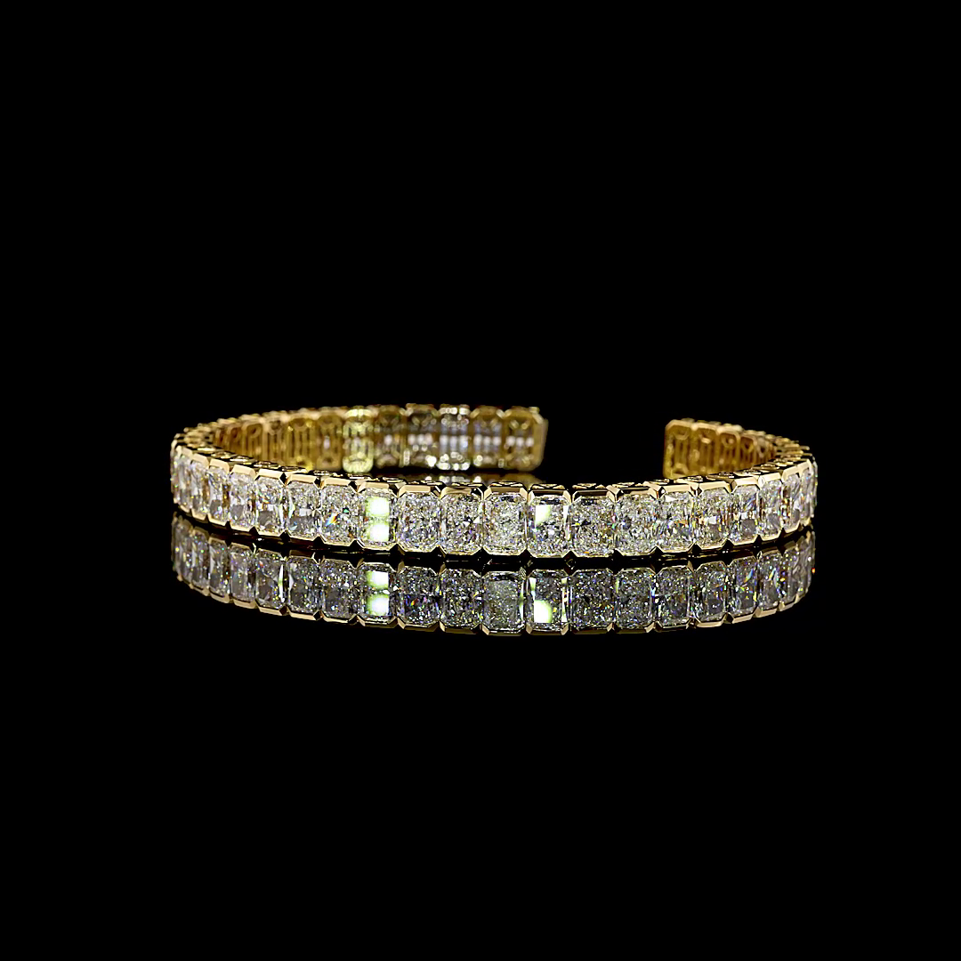 18kt Yellow Gold Lab Diamond Bangle