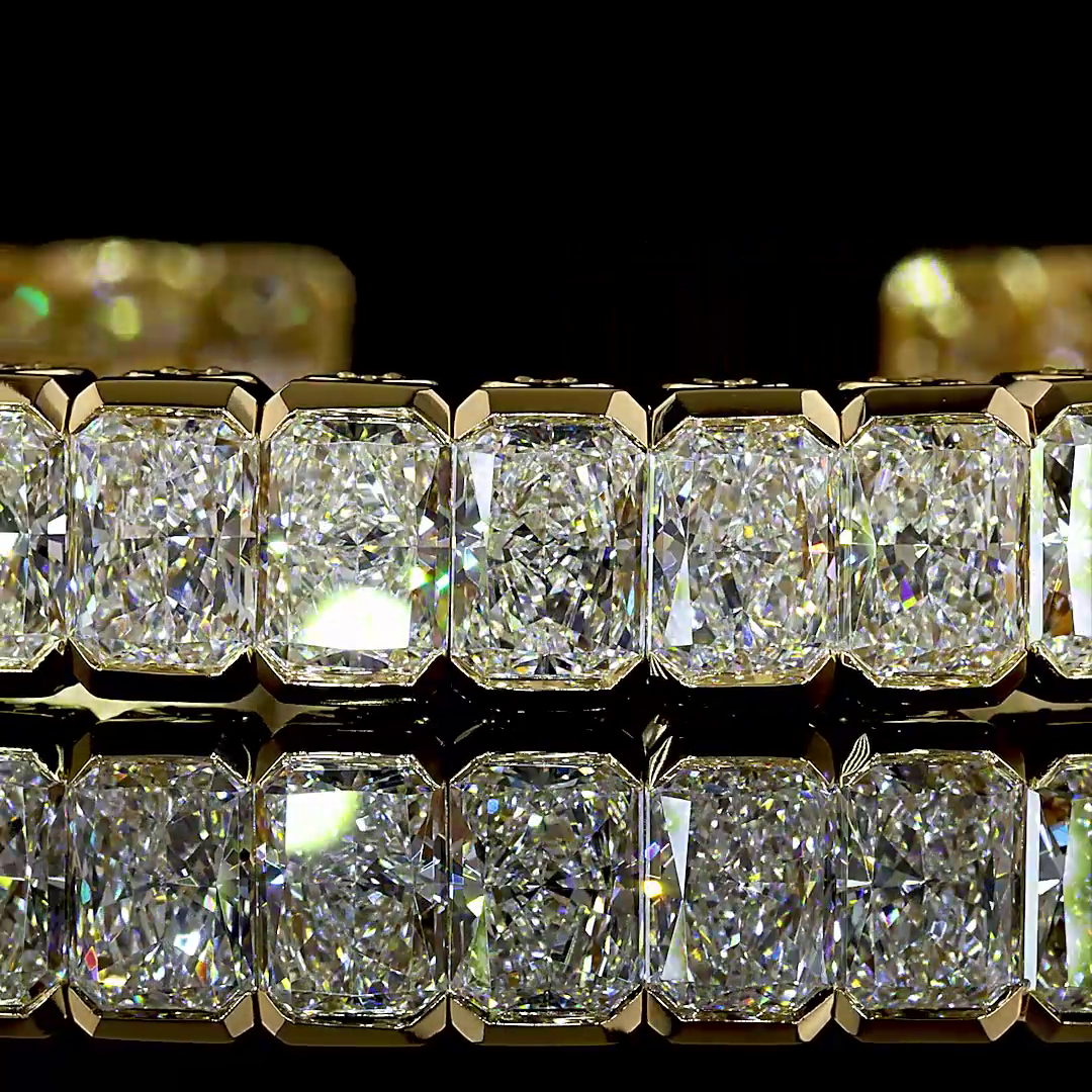 18kt Yellow Gold Lab Diamond Bangle