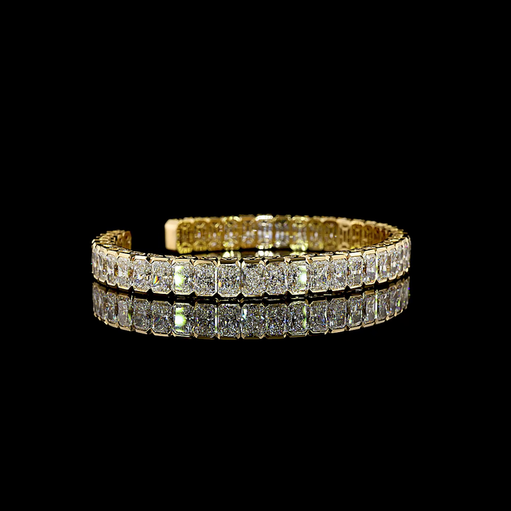 18kt Yellow Gold Lab Diamond Bangle