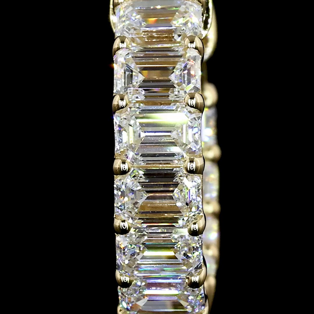 14kt Yellow Gold Lab Diamond Huggie Earring