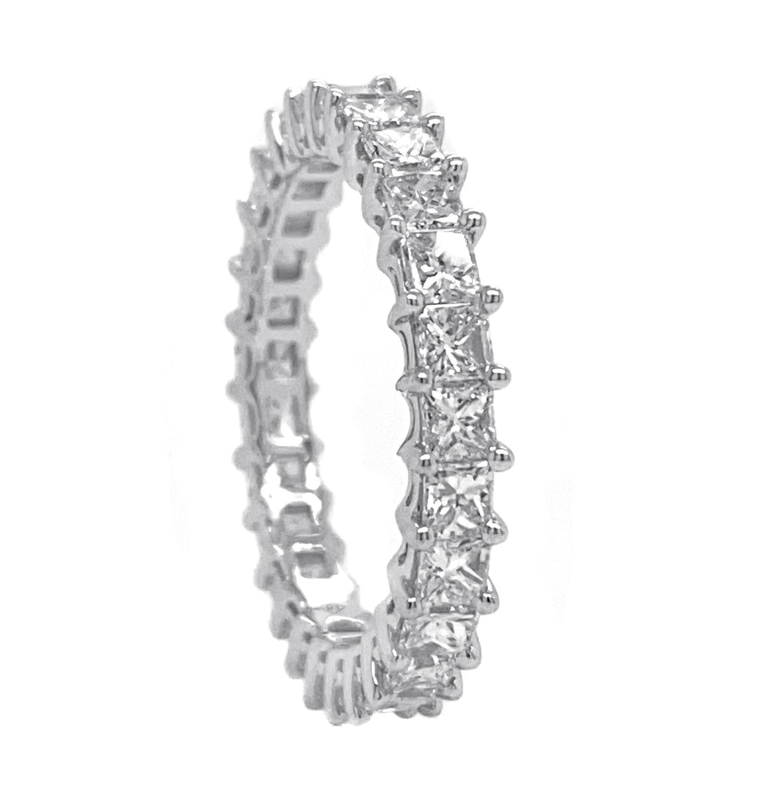 18kt White Gold Diamond Band