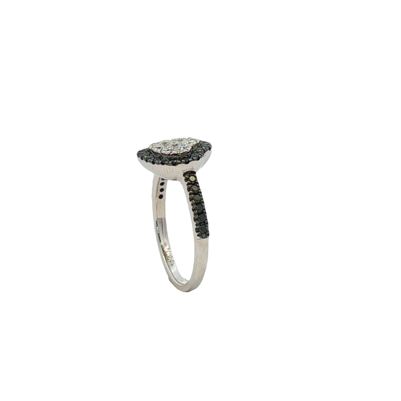 18kt White Gold Diamond Ring