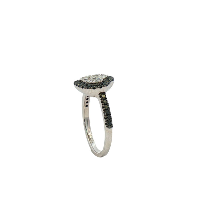 18kt White Gold Diamond Ring