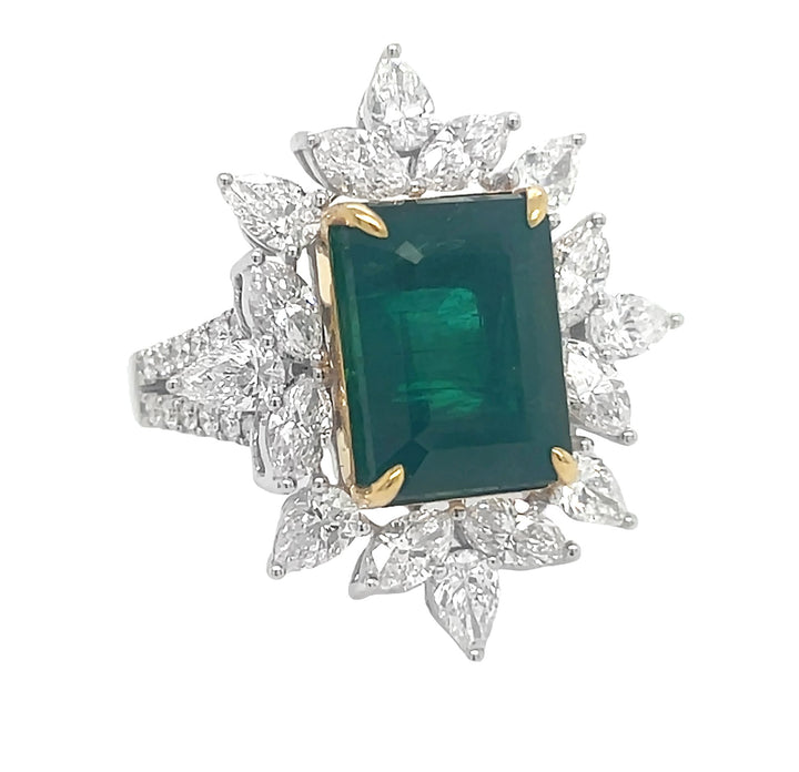 18kt White Gold Diamond and Green Emerald Ring