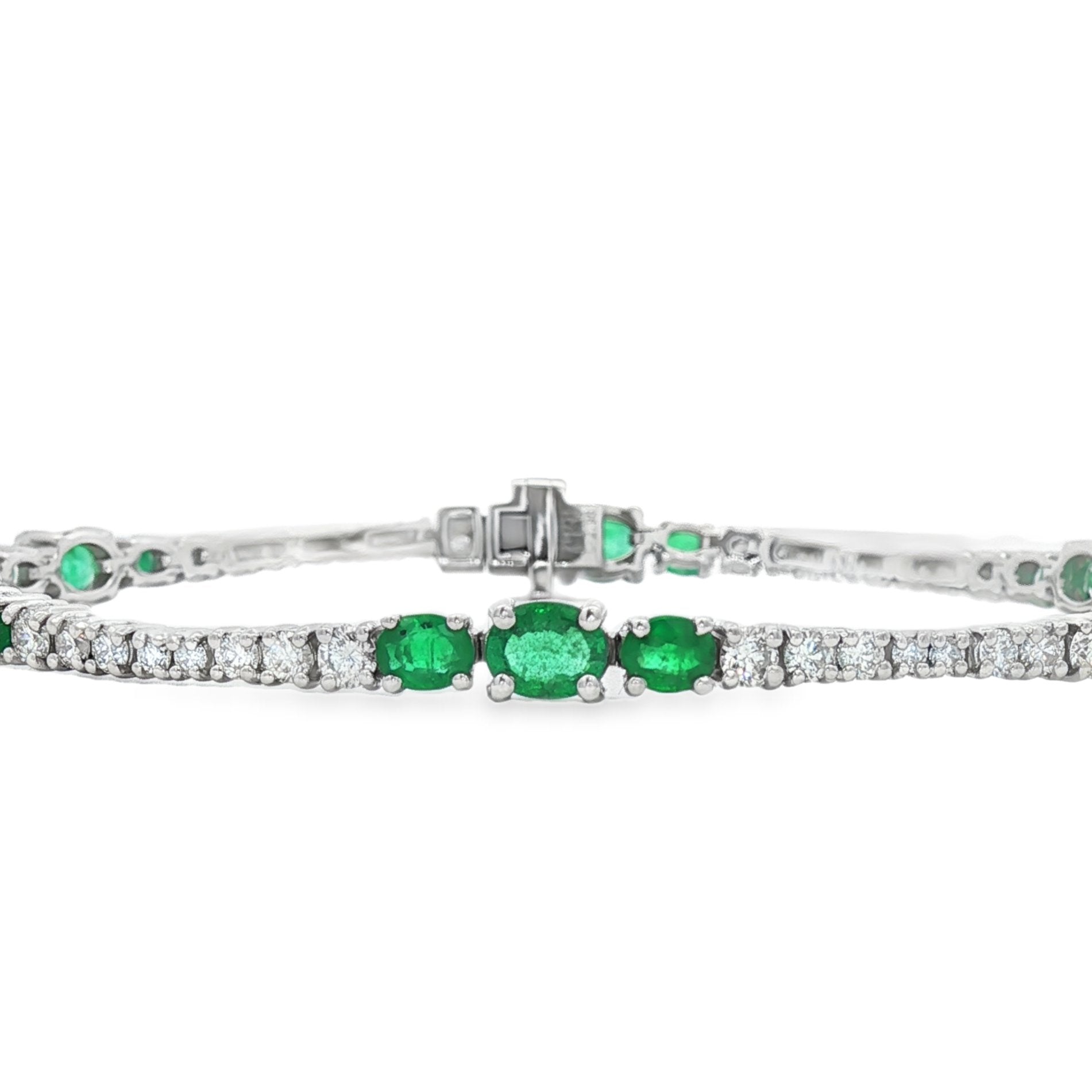 18kt White Gold Diamond And Green Emerald Tennis Bracelet