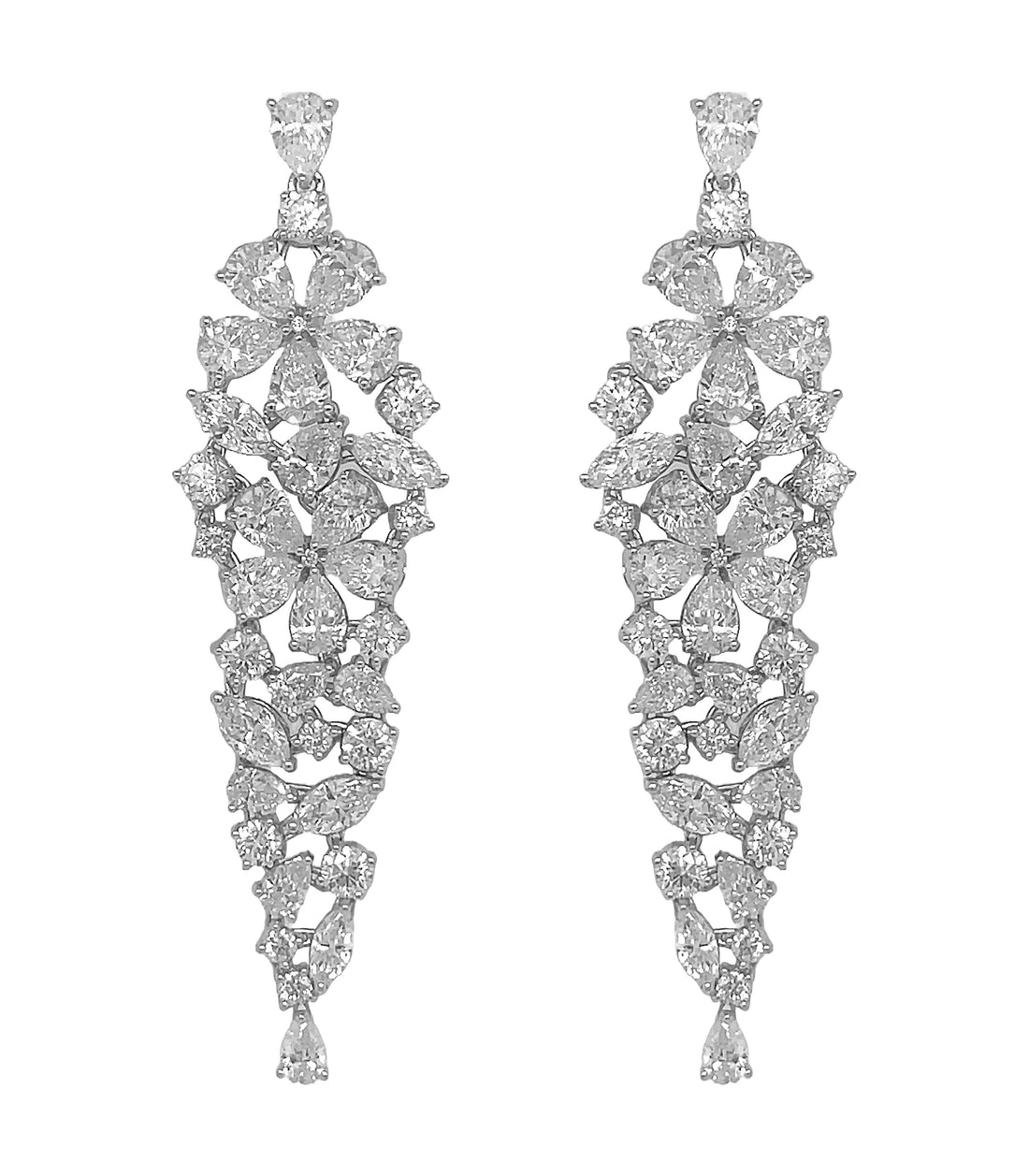 18kt White Gold Diamond Dangling Earrings