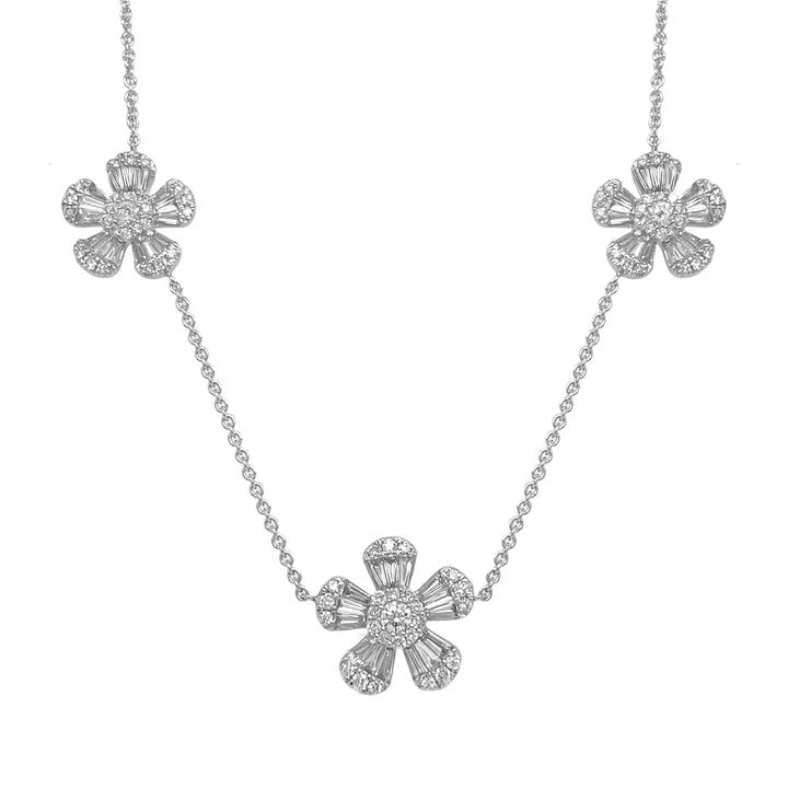 18kt White Gold Diamond Flower Necklace