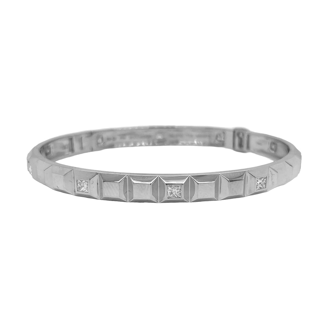 18kt White Gold Diamond Bangle