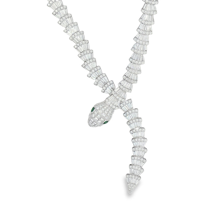 18kt White Gold Diamond And Green Emerald Necklace