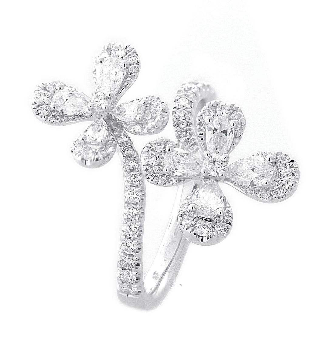18kt White Gold Diamond Flower Ring