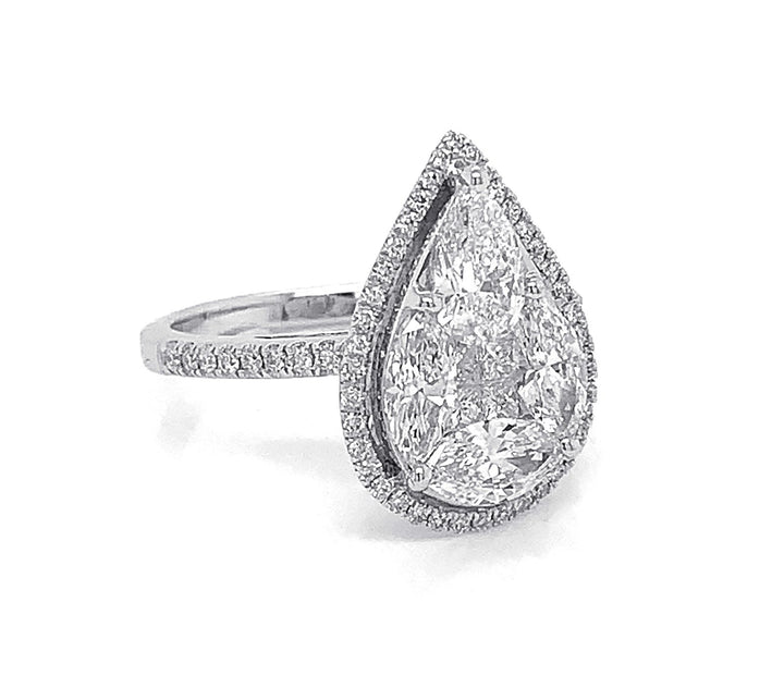 18kt White Gold Diamond Ring